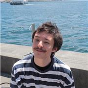 Étudiant de philosophie, qui grandit bilingue et peut désormais communiquer couramment en 10 langues